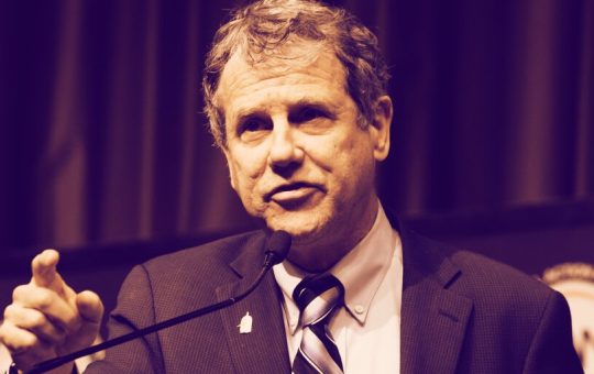 Stablecoins Neither Decentralized nor Transparent: Senator Sherrod Brown