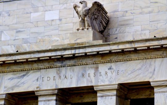 Fed Bans Senior Officials From Cryptocurrency Investing – Regulation Bitcoin News