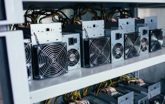 Bitcoin's Sinking Price Pushes Hashrate Below 200 Exahash, Mining Difficulty Expected to Slide 2.8% Lower – Mining Bitcoin News