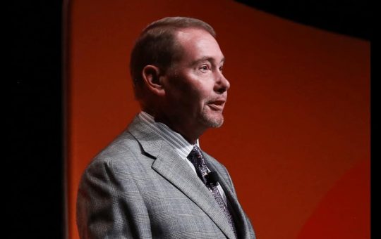 Bond King Jeffrey Gundlach Thinks BTC Could Sink to $10K