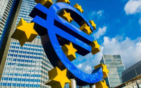 ECB Economists Suggest Limiting Access to Digital Euro to Protect Banks