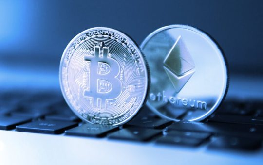 Bitcoin and Ethereum Plummet 8%, Erasing Yesterday's Bullish Gains