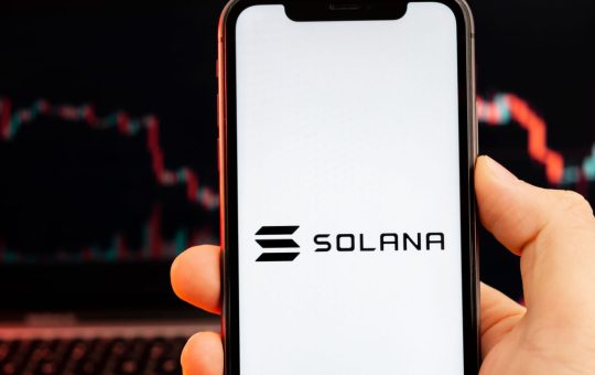 SOL Hits 1-Month Low on Saturday, as UNI Extends Recent Declines – Market Updates Bitcoin News