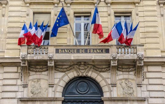 Bank of France Governor Calls for Mandatory Licensing for Crypto Companies