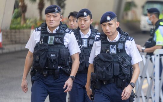 Hong Kong Police Arrest Quartet Accused of Using Counterfeit Banknotes to Swindle Crypto Traders