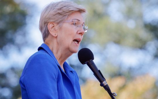 Warren Says Political Rival Deaton Will 'Fight for Crypto' if Elected to Replace Her in the Senate