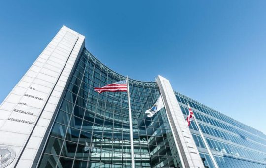 Crypto groups oppose re-nomination of SEC's Caroline Crenshaw